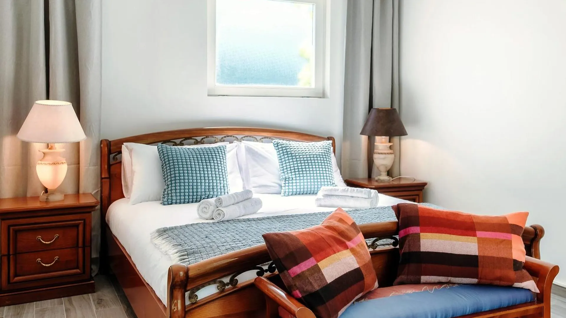 Cernobbio Panoramic Terrace Apartment - From The Nature To The Lake Feriehus